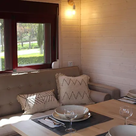 Camping Oleiros مكان تخييم