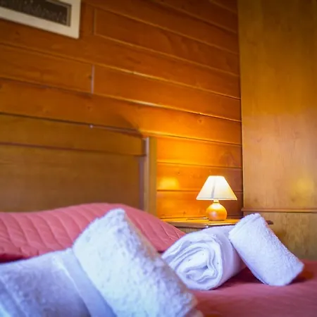 Camping Oleiros אוליירוס