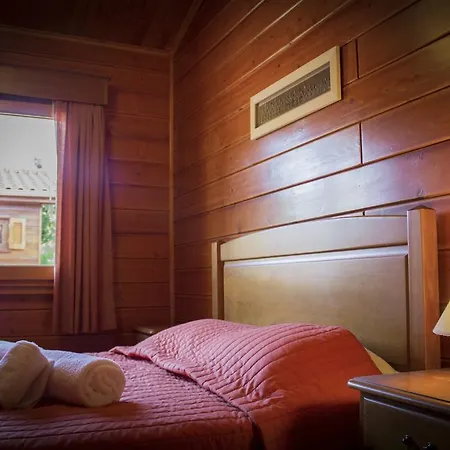 Camping Oleiros אתר קמפינג