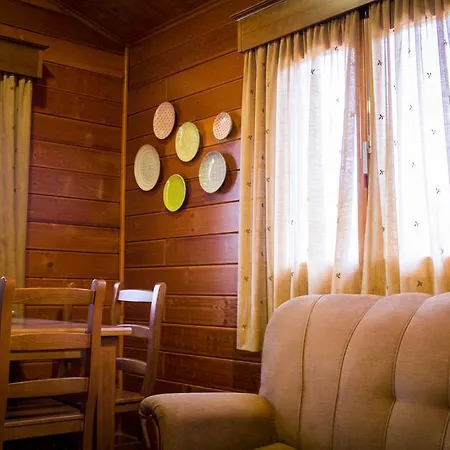 Camping Oleiros אתר קמפינג