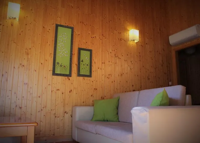 مكان تخييم Camping Oleiros