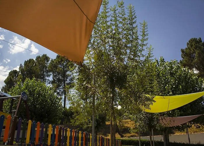 Camping Oleiros مكان تخييم *