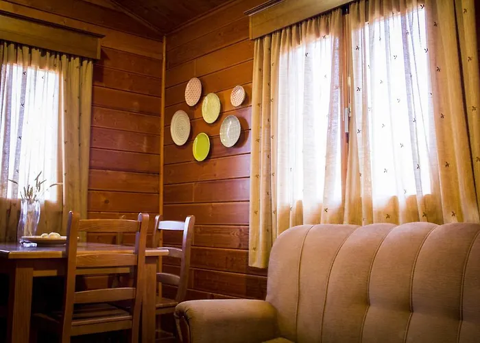 Camping Oleiros אתר קמפינג